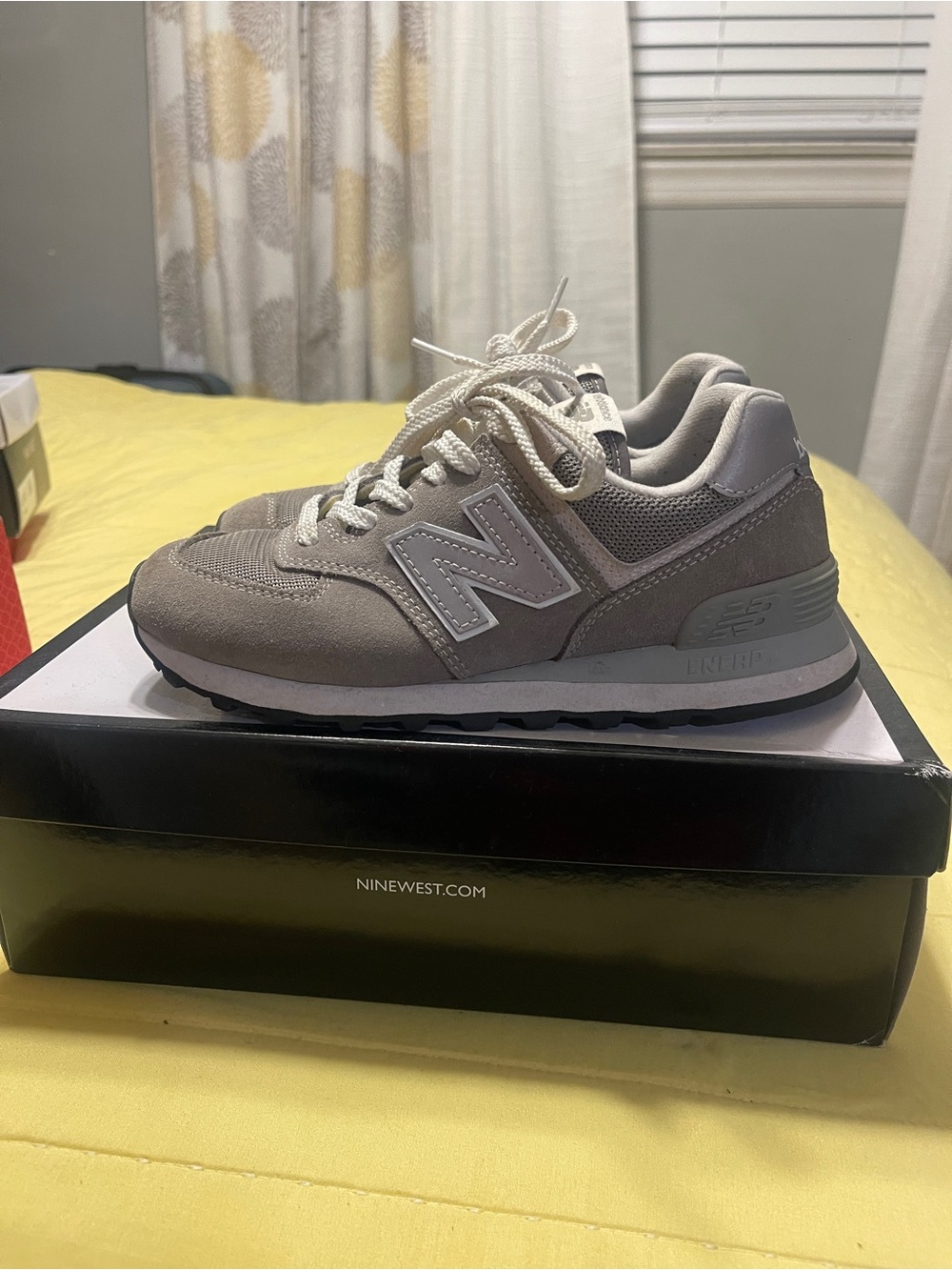 New Balance Size 6.5 Classic Grey Suede & Mesh Sneaker